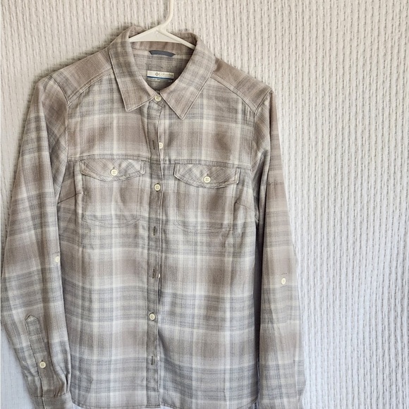 Columbia Women's Plaid Button Down Shirt - Gray - Picture 1 of 14